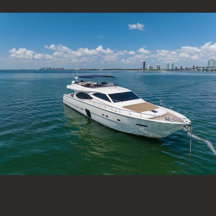 Ferretti Jacuzzi 85 luxury yacht for charter in Miami