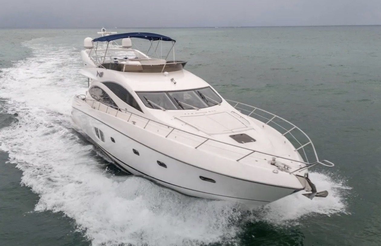 Sunseeker 80 luxury yacht for charter in Miami