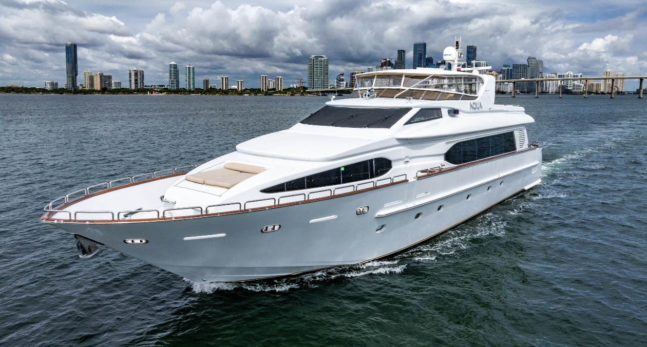 Aqua 105 luxury yacht for charter in Miami